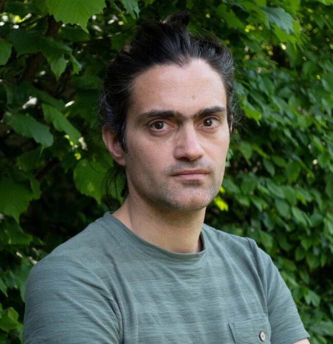 portrait sylvain pattieu par sylvain cherkaoui bonne definition verdure